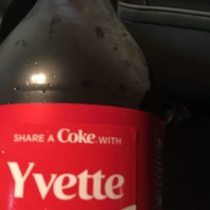 Meet your Posher, Yvette